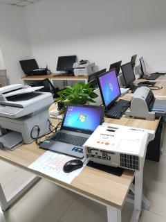 辦公室不干了！九成新辦公設(shè)備轉(zhuǎn)讓，電腦打印機投影儀一應(yīng)俱全，售后無憂